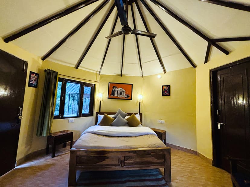 Semi Deluxe Room